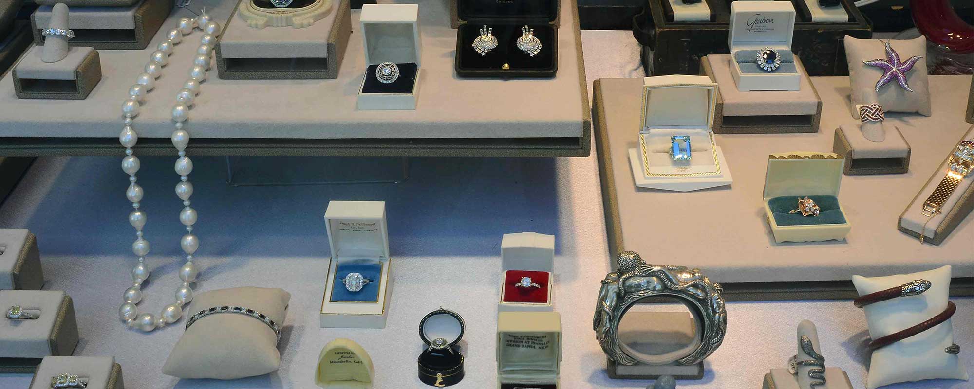 Splendor Jewels Exchange - Specialty High End Jewelry, Wedding, Engagement, Fine Jewelry and Custom Made Jewelry on site.